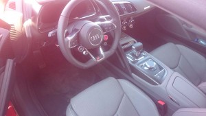 Premier Contact Audi R8 2017