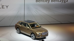 BENTLEY BENTAYGA Audi A4 FRANCFORT 2015