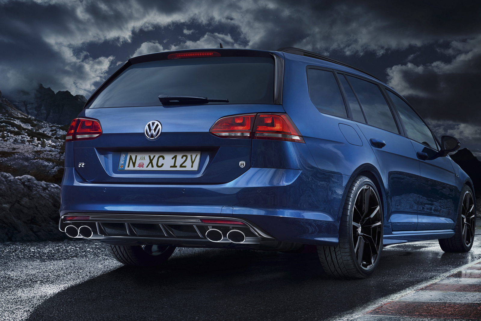 VW-Golf-R-Wolfsburg-Edition-6 - AutoMedia