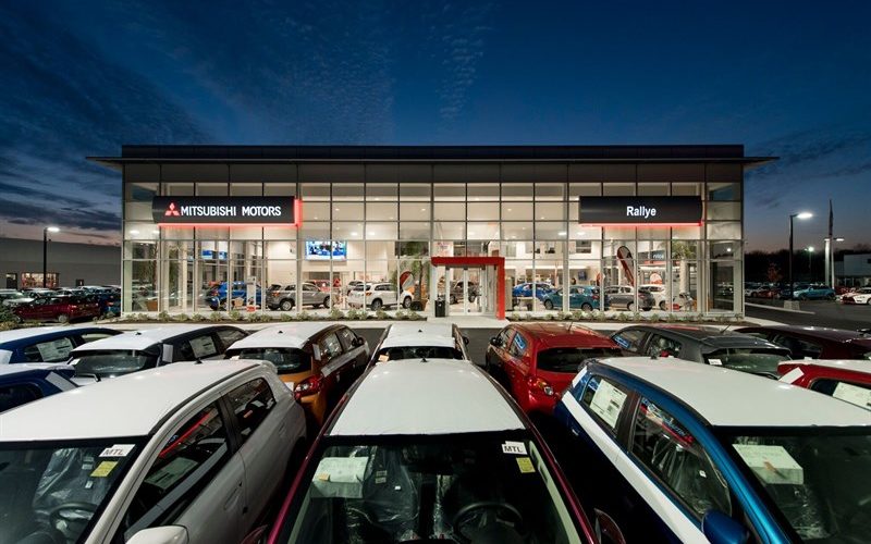 Acheter et vendre un concessionnaire automobile: La santé des transactions au Québec en 2019