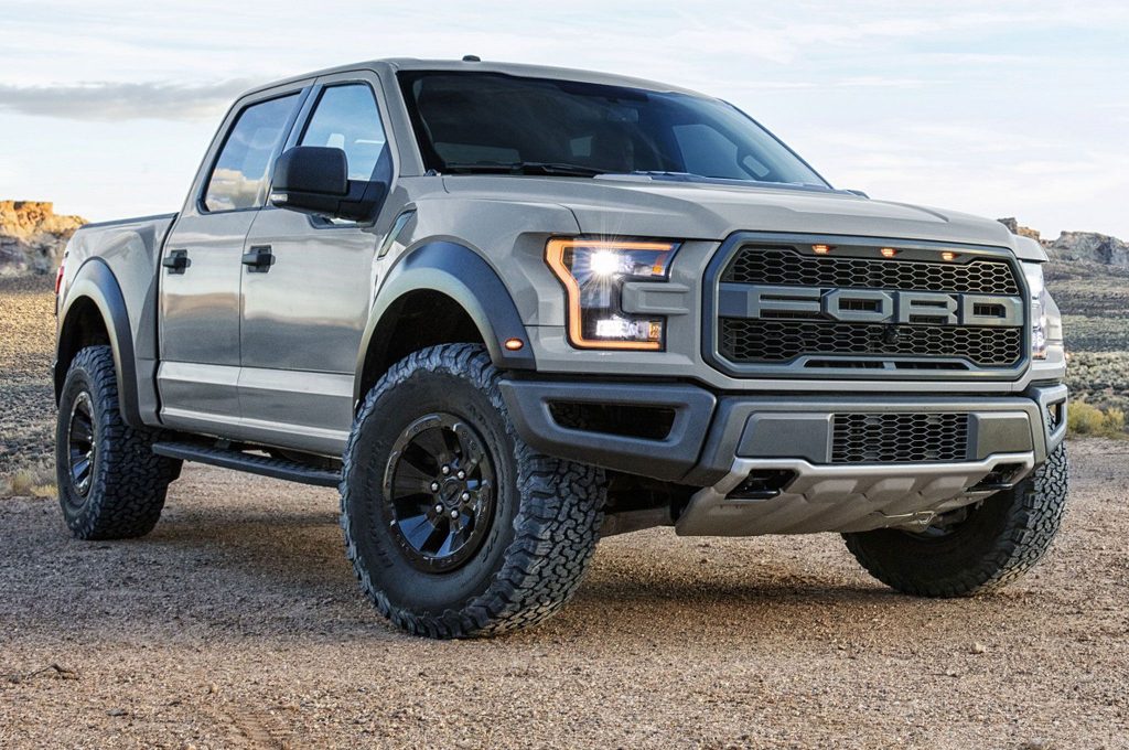 2017-ford-f-150-raptor-supercrew-front-side-view