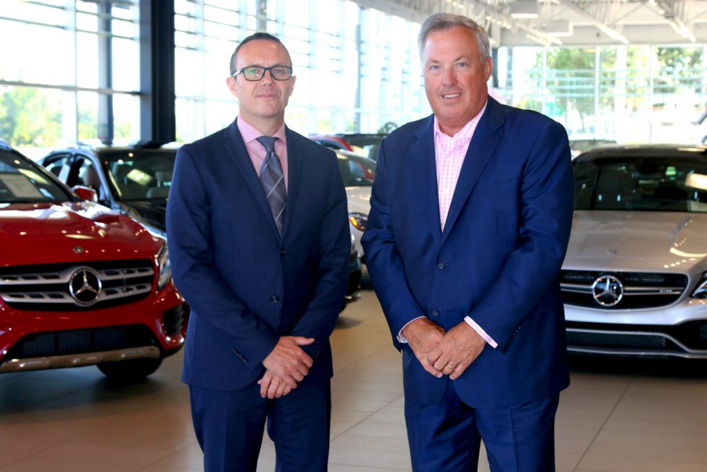 Tommy Caron maintenant vice-président directeur général de Mercedes-Benz de Québec et Norman Hébert jr., président et chef de la direction Groupe Park Avenue.