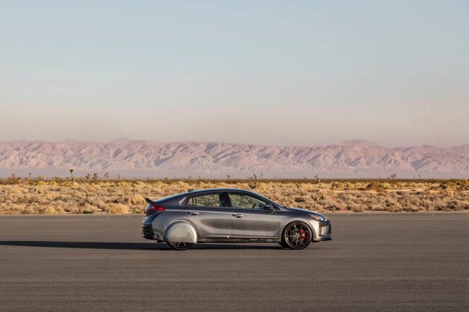 SEMA 2017: Une Hyundai Ioniq préparée pour… l'économie de carburant?