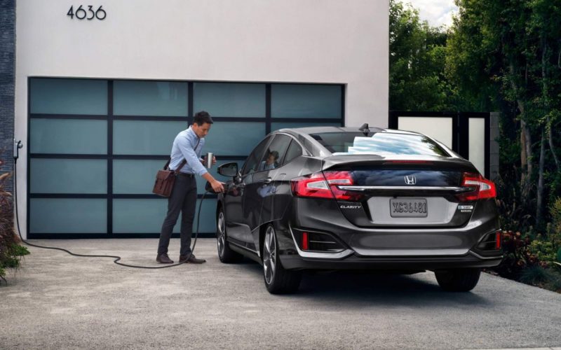 La Honda Clarity, une nouvelle hybride rechargeable en vente dès maintenant