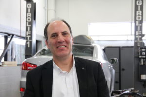 François Roy Directeur des opérations fixes, Boulevard Lexus Employé depuis presque 6 ans pour le Groupe, dont 1 1/2 an au poste actuel