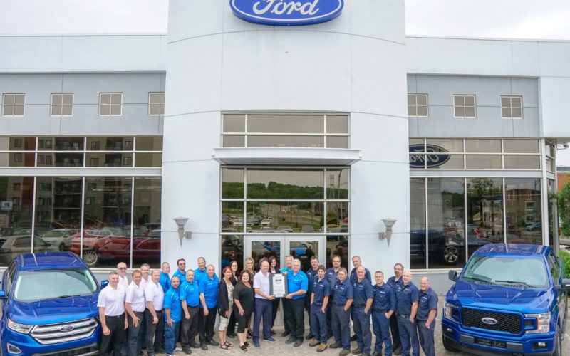 St-Onge Ford au Club Diamant et Fréchette Ford reçoit trois trophées Henry Ford