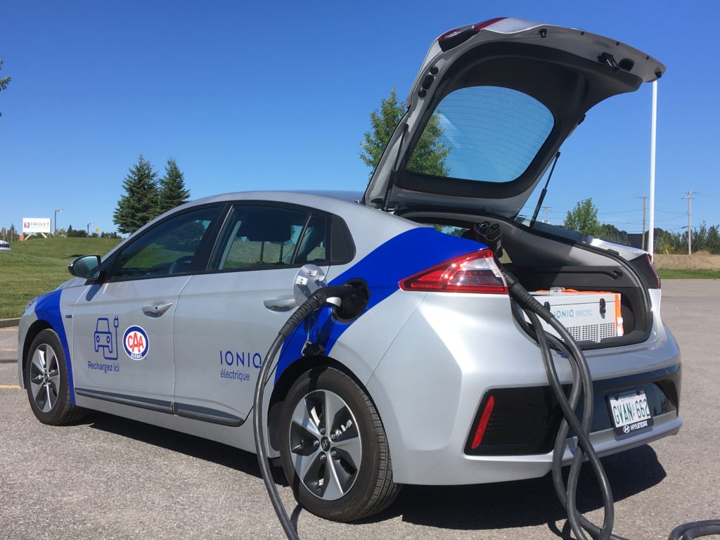 CAA-Québec lance un service de rechage d’urgence pour les véhicules électriques