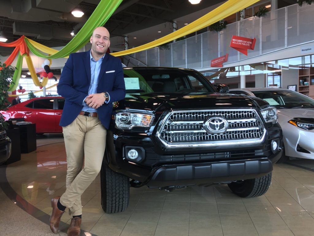 Charles-Olivier Turcotte: 300 véhicules vendus en 11 mois! Un record absolu chez Boulevard Toyota.