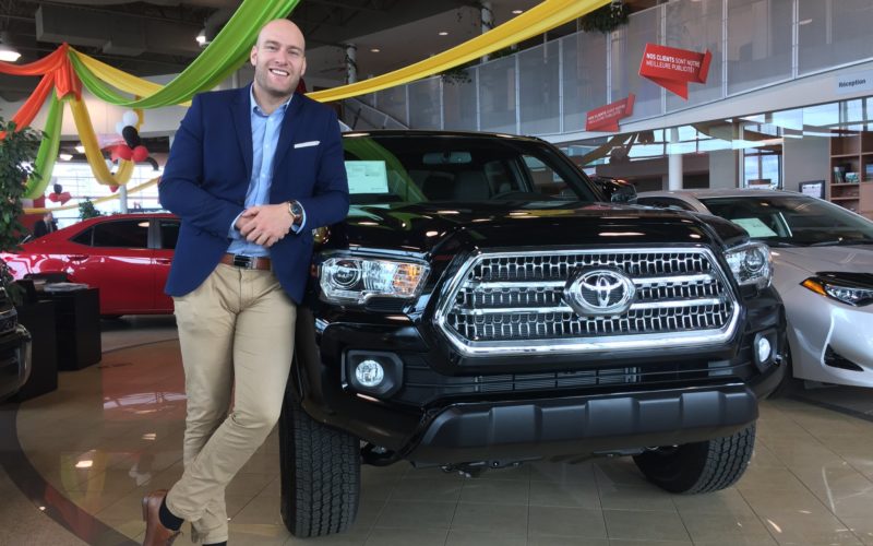 Charles-Olivier Turcotte: 300 véhicules vendus en 11 mois! Un record absolu chez Boulevard Toyota.