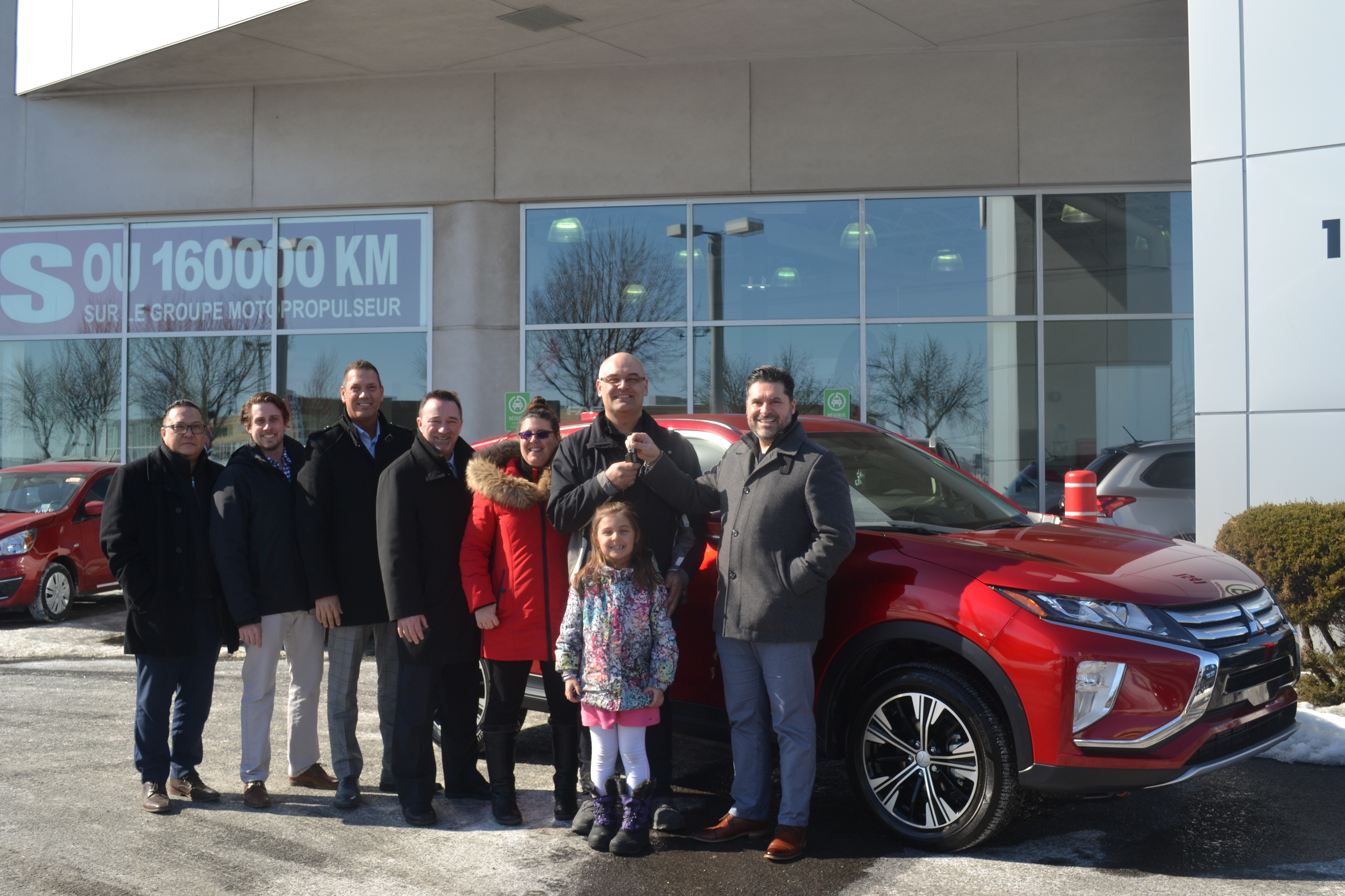 Le gagnant du concours du Salon de l’auto de Montréal prend livraison de son Mitsubishi Eclipse Cross