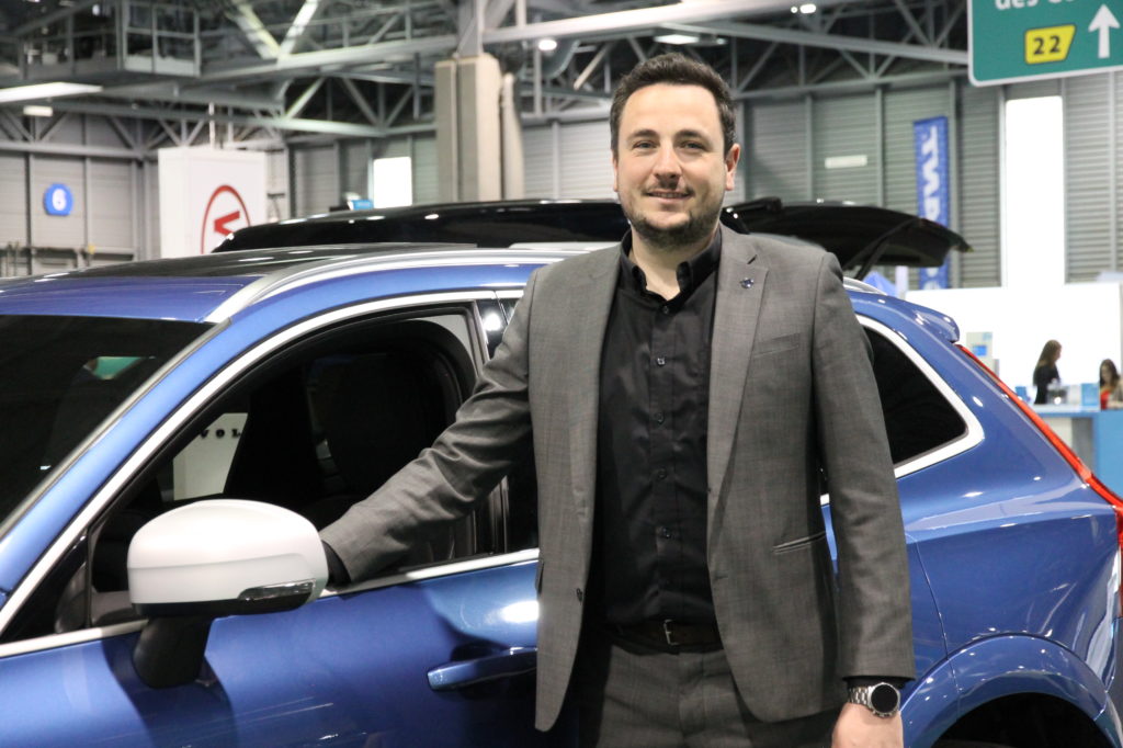 Thibault Esgonniere, directeur adjoint des ventes de Volvo de Québec