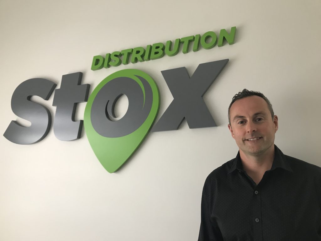 Dominic Lafrenière, directeur régional des ventes chez Distribution STOX. Procure. Pneuvembre