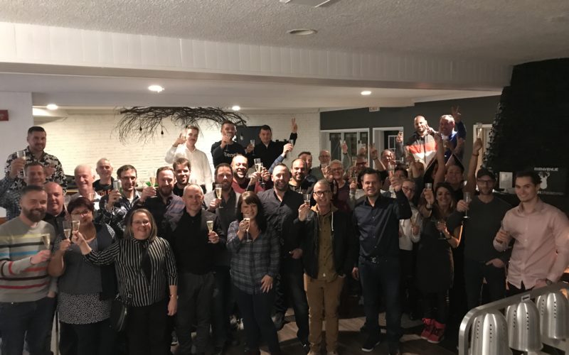 Mercedes-Benz St-Nicolas souligne avec ses employés son titre Star Dealer 2018-2019