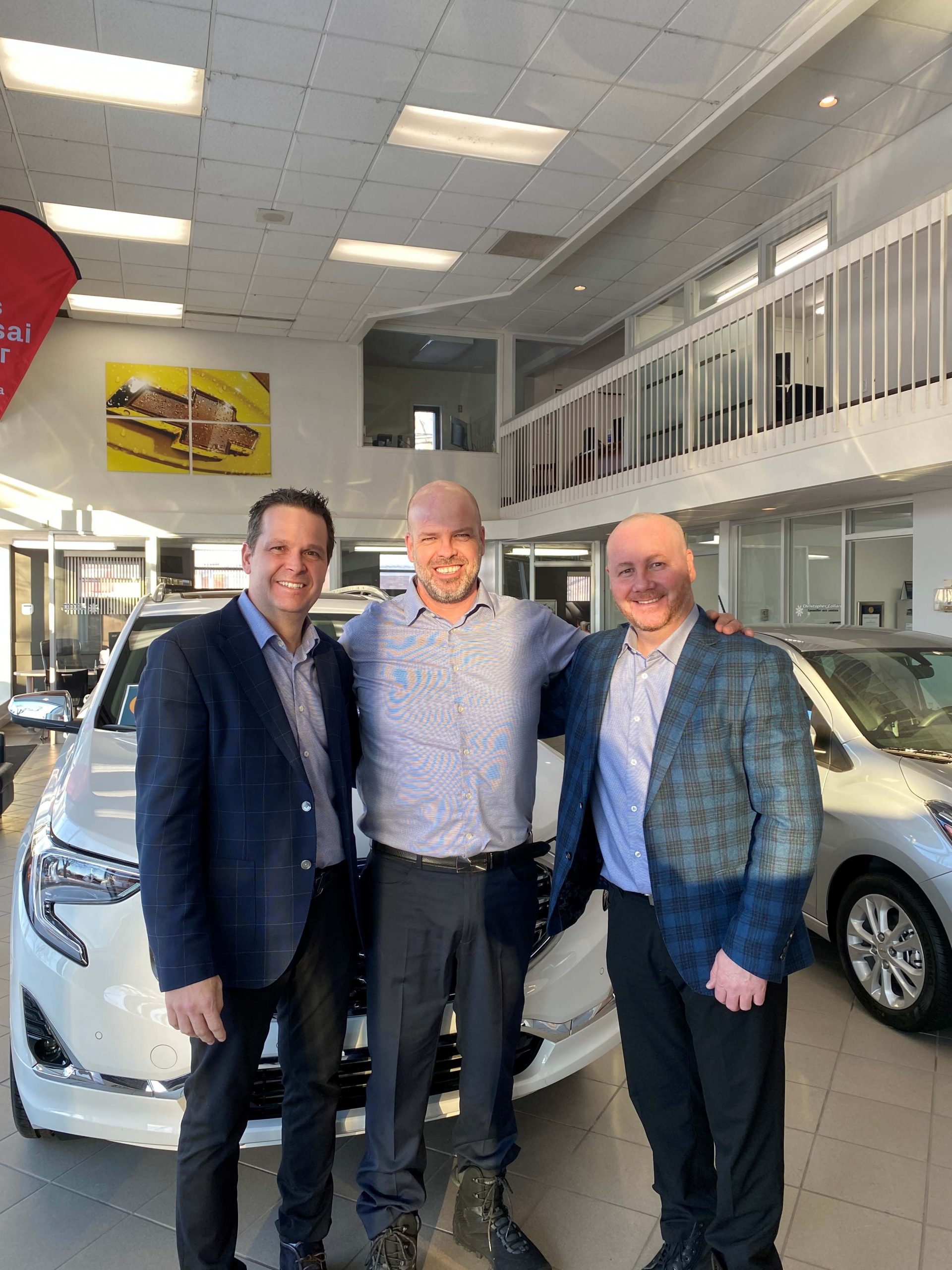 MarcAndré Morin, conseiller des ventes, et Yannick Prénoveau