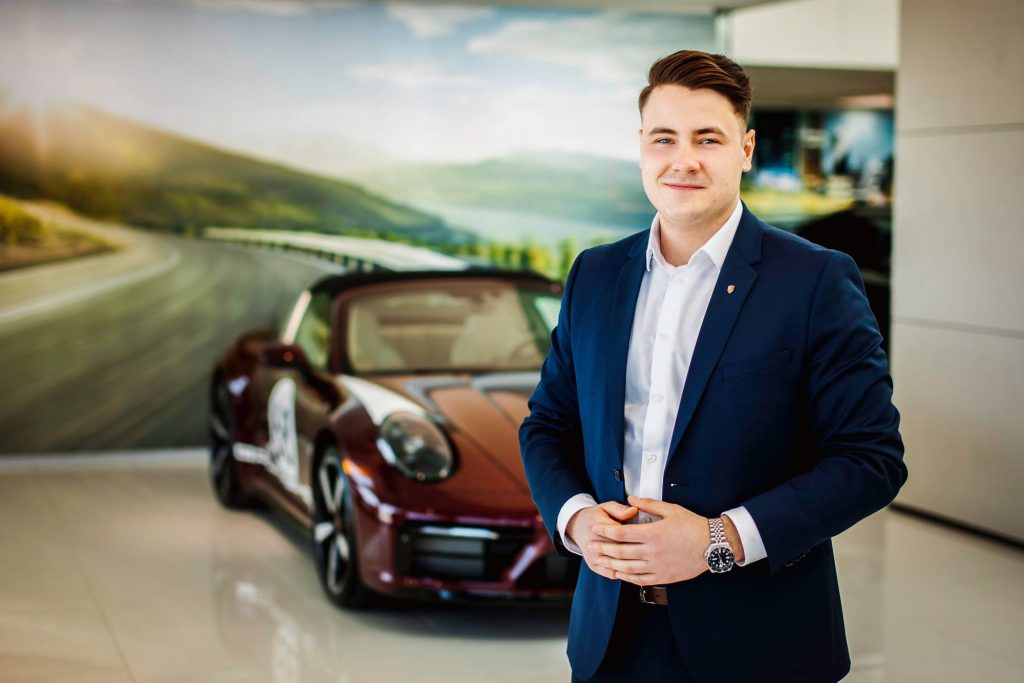 Yannis Létourneau: nouveau directeur des relations à la clientèle chez Porsche Québec 