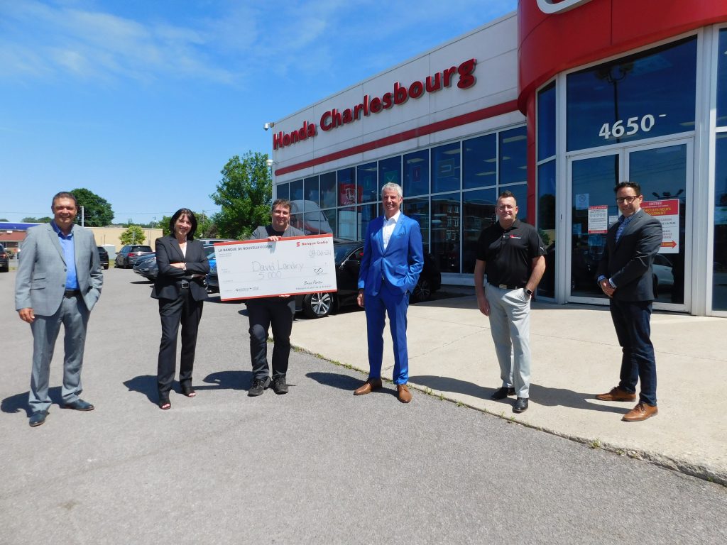 Banque Scotia remet 5 000 $ dans le cadre du Mois du Salon de l’auto 
