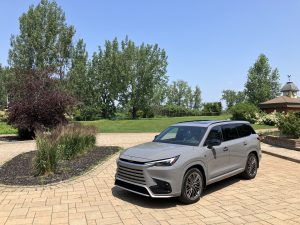Lexus TX 2024:  Et de trois !