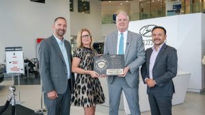 Remise de la plaque du prix Lauréat CADA 2025 d’Annie Laliberté