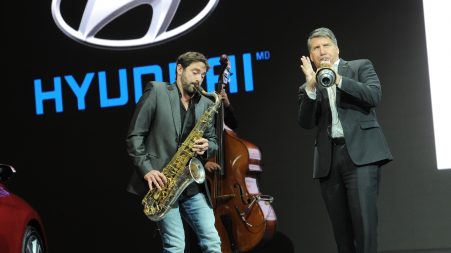 Hyundai spokesperson in Quebec, Guillaume Lemay-Thivierge, and Don Romano, President and CEO of Hyundai Auto Canada Corp. play some jazz at the Montreal Auto Show to celebrate Hyundais sponsorship of the Festival International de Jazz de Montreal. (CNW Group/Hyundai Auto Canada Corp.)