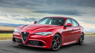 2017-Alfa-Romeo-Giulia-Quadrifoglio-front-three-quarter