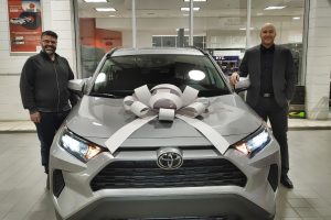 Charles-Olivier Turcotte franchit le cap des 400 véhicules par année chez Boulevard Toyota, à Québec