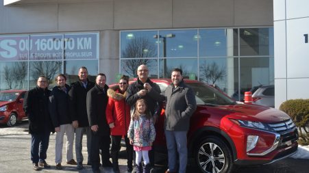 Le gagnant du concours du Salon de l’auto de Montréal prend livraison de son Mitsubishi Eclipse Cross