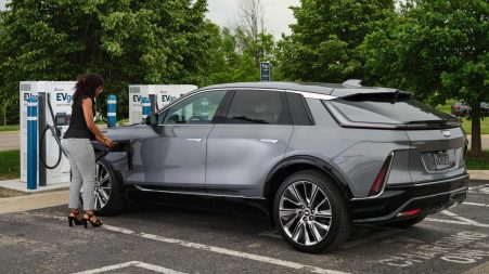 cadillac-lyriq-at-evgo-fast-charging-station